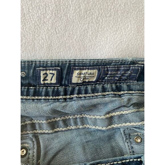 Miss Me Signature Crop Embellished Gems Jeans (27-28”Wx24”L) Style #: JE8664C# - Picture 6 of 10